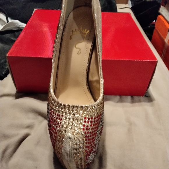Embellished platform stilettos. New - Picture 3 of 5